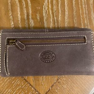 Roots Wallet in wineberry tribe leather